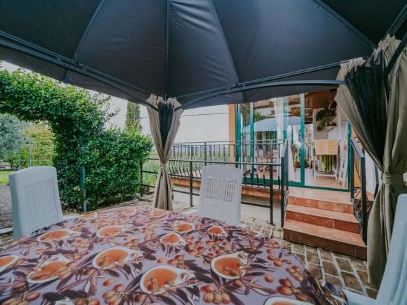 Grožnjan | Samostojeća kuća sa apartmanima