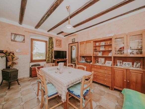 Grožnjan | Samostojeća kuća sa apartmanima
