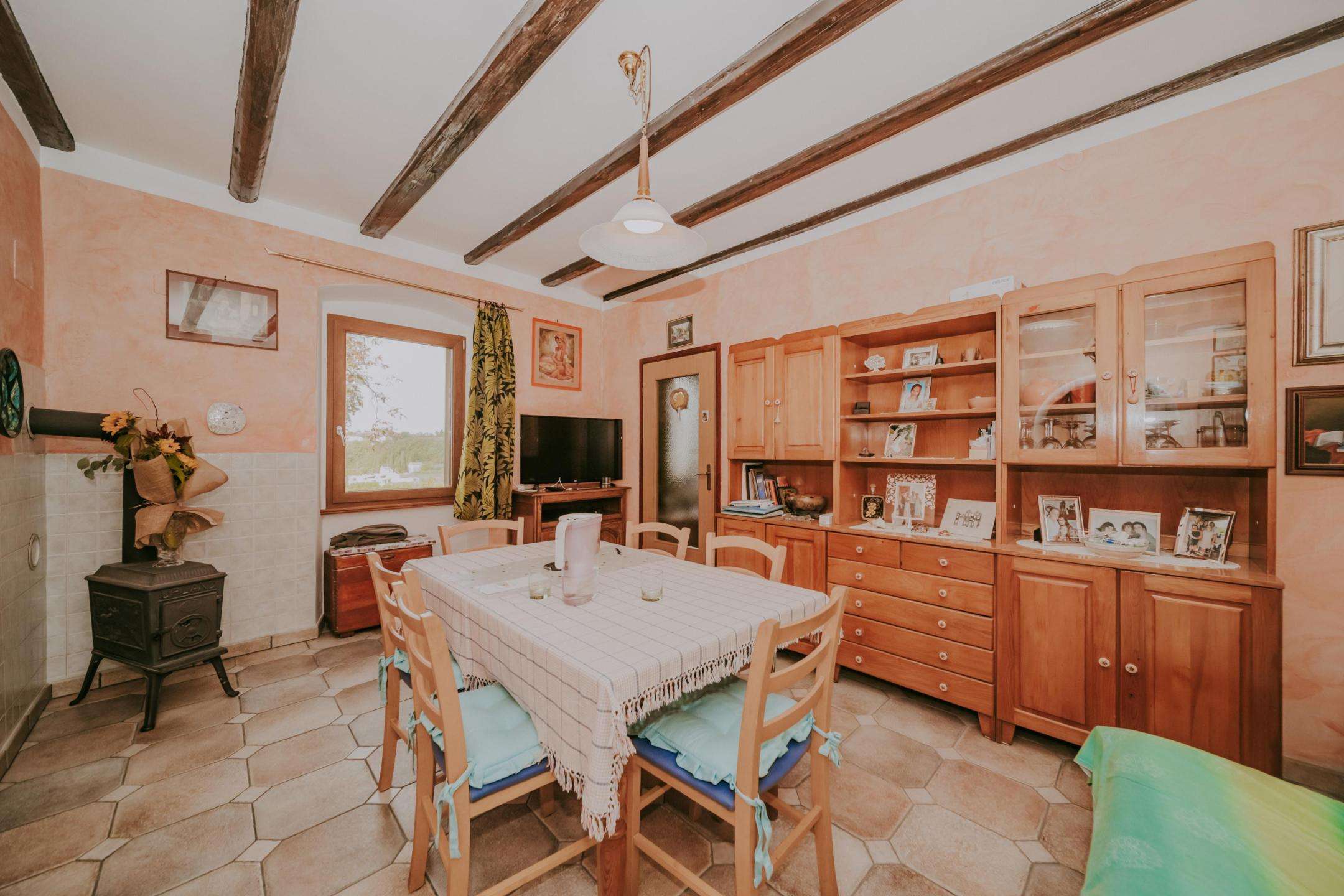 Grožnjan | Samostojeća kuća sa apartmanima