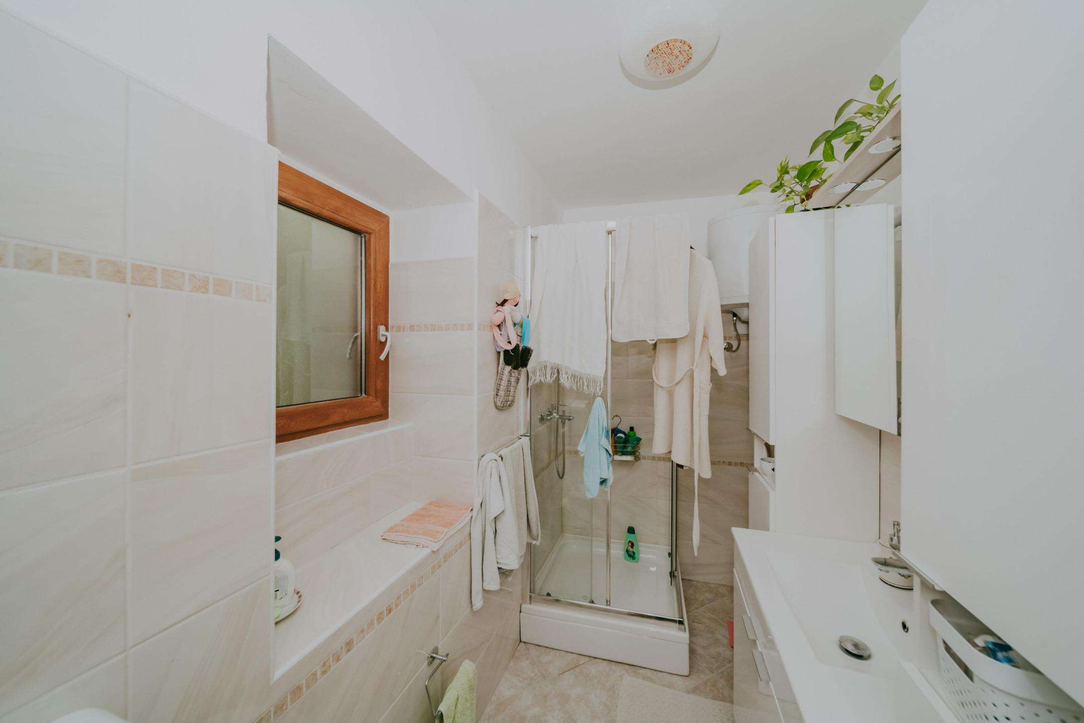 Grožnjan | Samostojeća kuća sa apartmanima