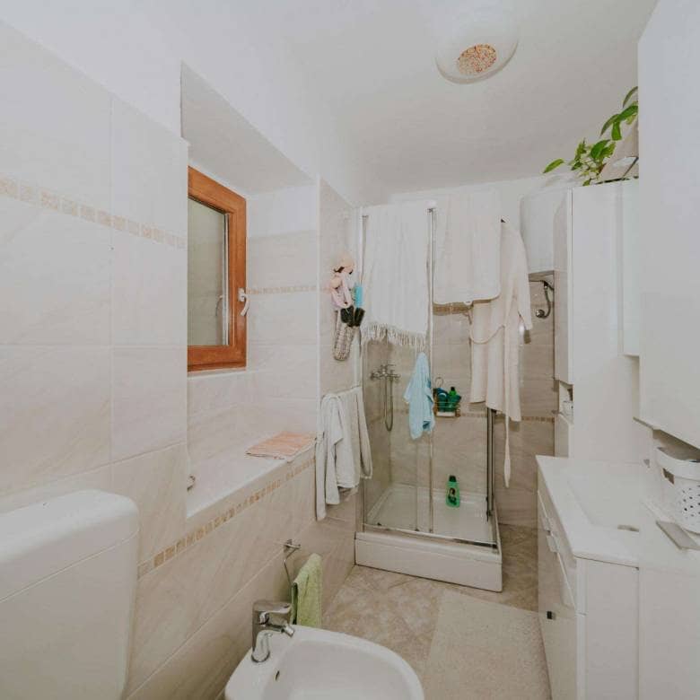 Grožnjan | Samostojeća kuća sa apartmanima