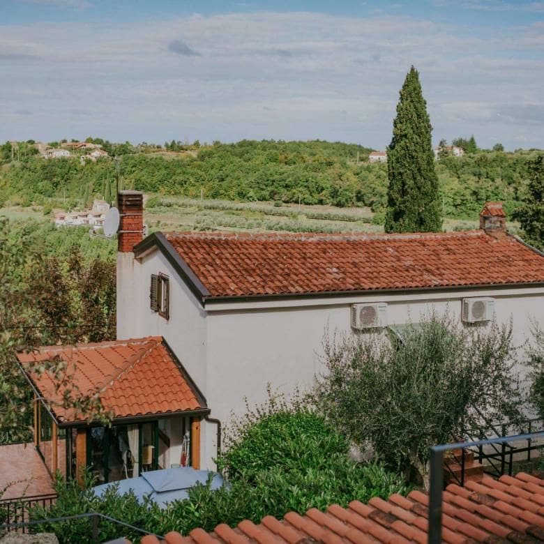 Grožnjan | Samostojeća kuća sa apartmanima