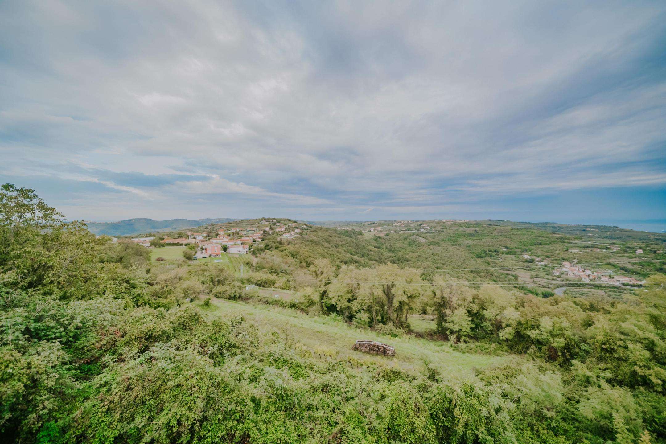 Koper-Gebiet | Einfamilienhaus mit wunderschönem Blick auf das Meer