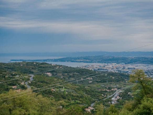 Koper-Gebiet | Einfamilienhaus mit wunderschönem Blick auf das Meer