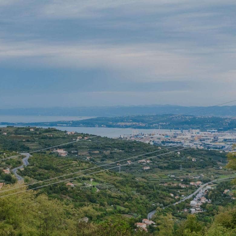 Koper-Gebiet | Einfamilienhaus mit wunderschönem Blick auf das Meer