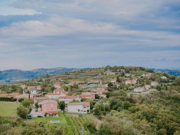 Koper-Gebiet | Einfamilienhaus mit wunderschönem Blick auf das Meer