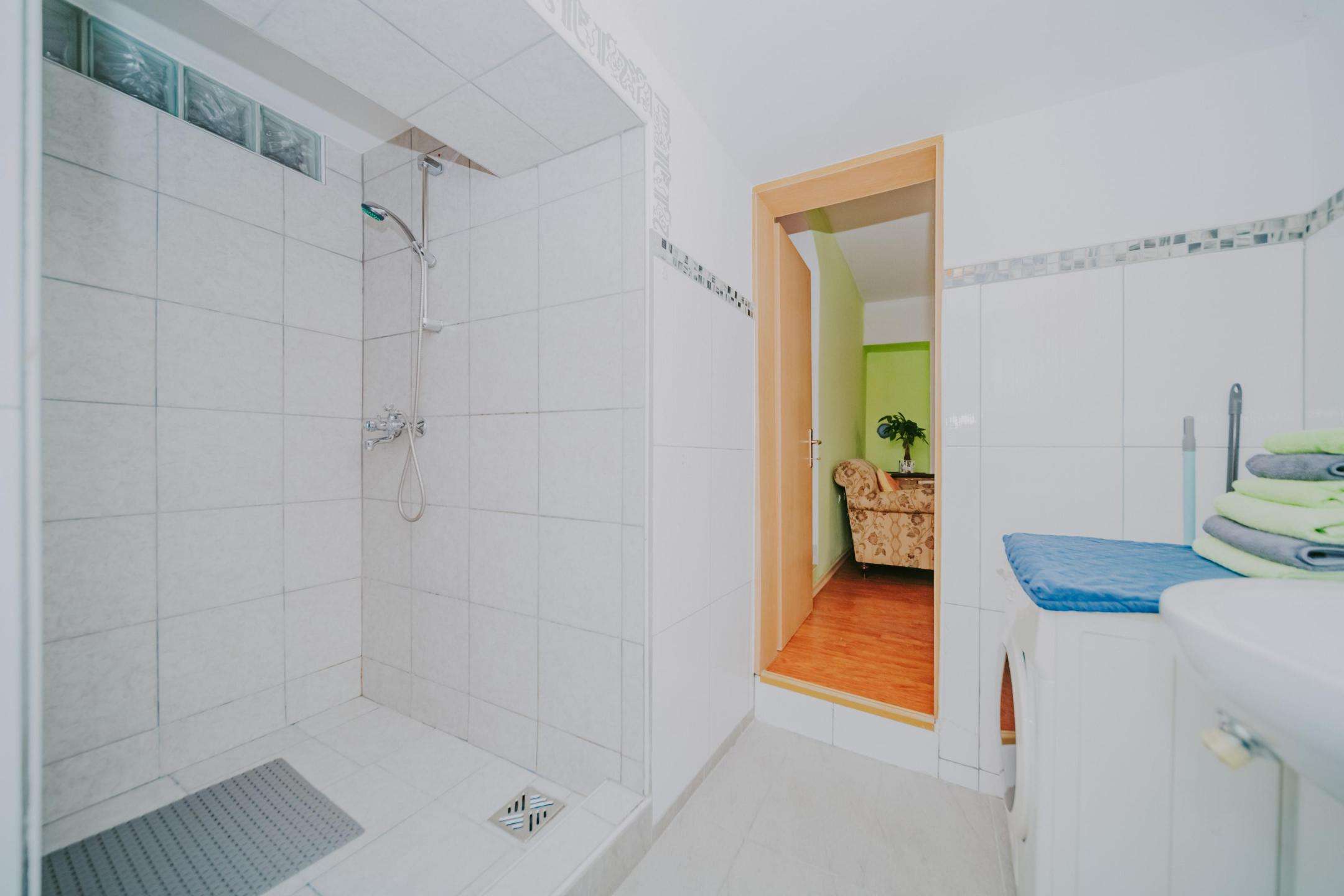 Koper-Gebiet | Einfamilienhaus mit wunderschönem Blick auf das Meer