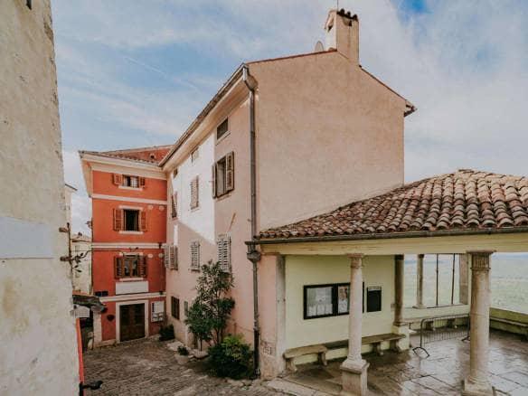 Motovun | House in the center with a beautiful view