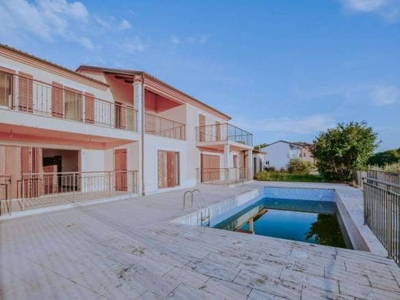 Kaštel okolica | Kuća na mirnom mjestu blizu granice