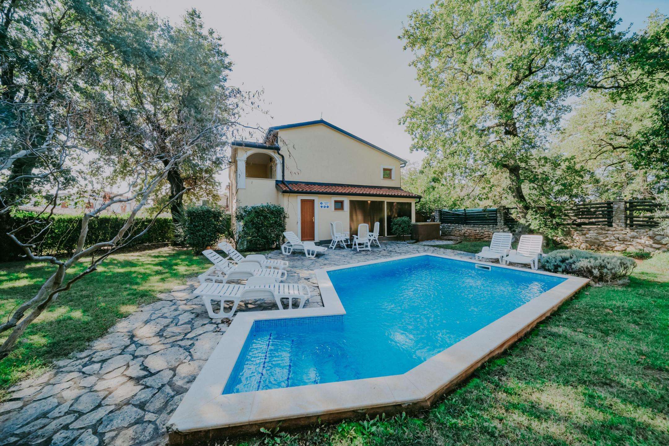 Novigrad-Gebiet | Haus mit 9 Zimmern, Schwimmbad und Restaurant