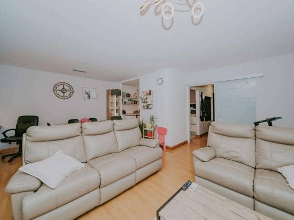 Umag | Ein Einfamilienhaus mit Wohnungen und einem Restaurant