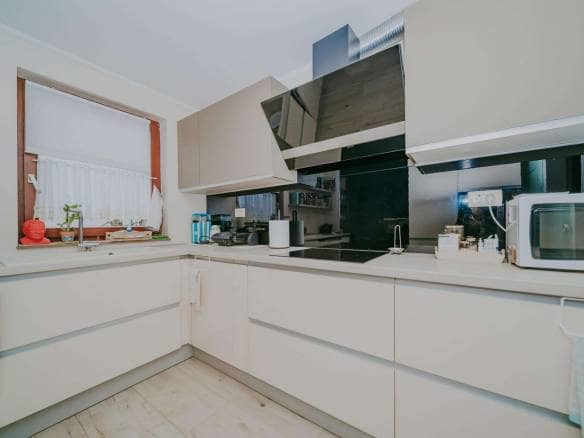 Umag | Ein Einfamilienhaus mit Wohnungen und einem Restaurant
