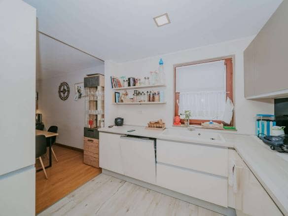 Umag | Ein Einfamilienhaus mit Wohnungen und einem Restaurant