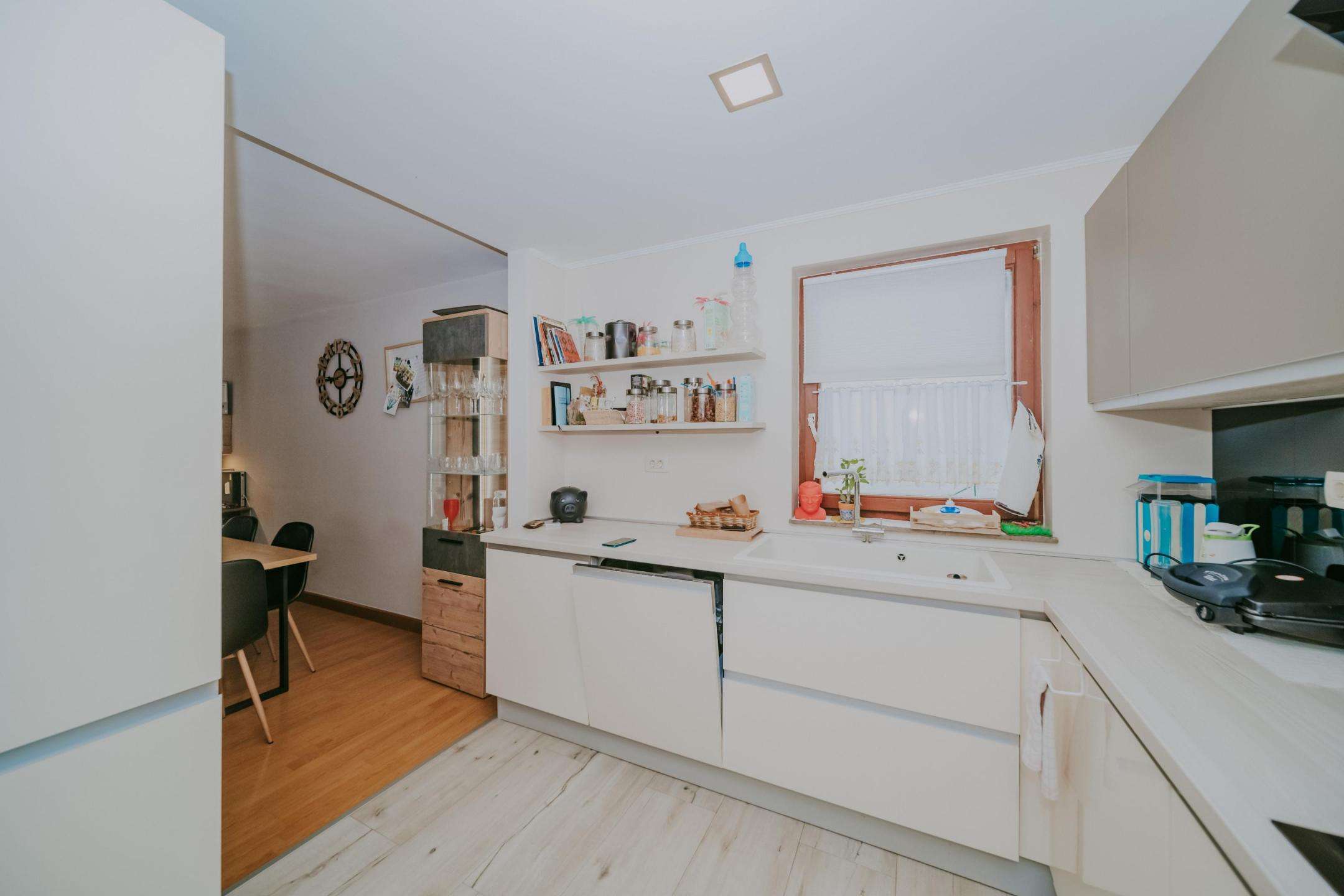 Umag | Ein Einfamilienhaus mit Wohnungen und einem Restaurant