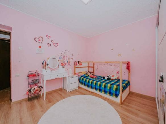 Umag | Ein Einfamilienhaus mit Wohnungen und einem Restaurant