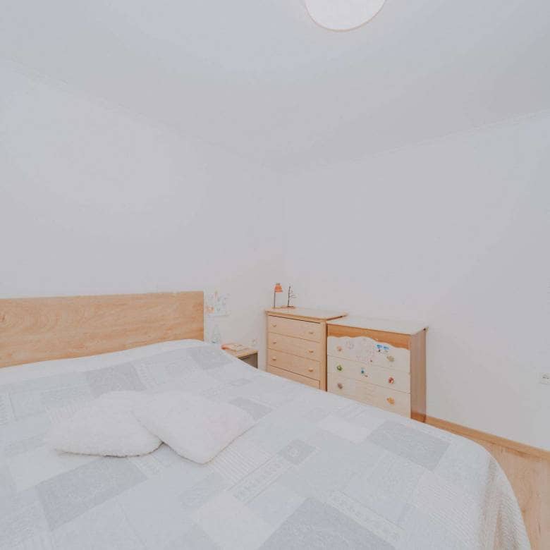 Umag | Ein Einfamilienhaus mit Wohnungen und einem Restaurant