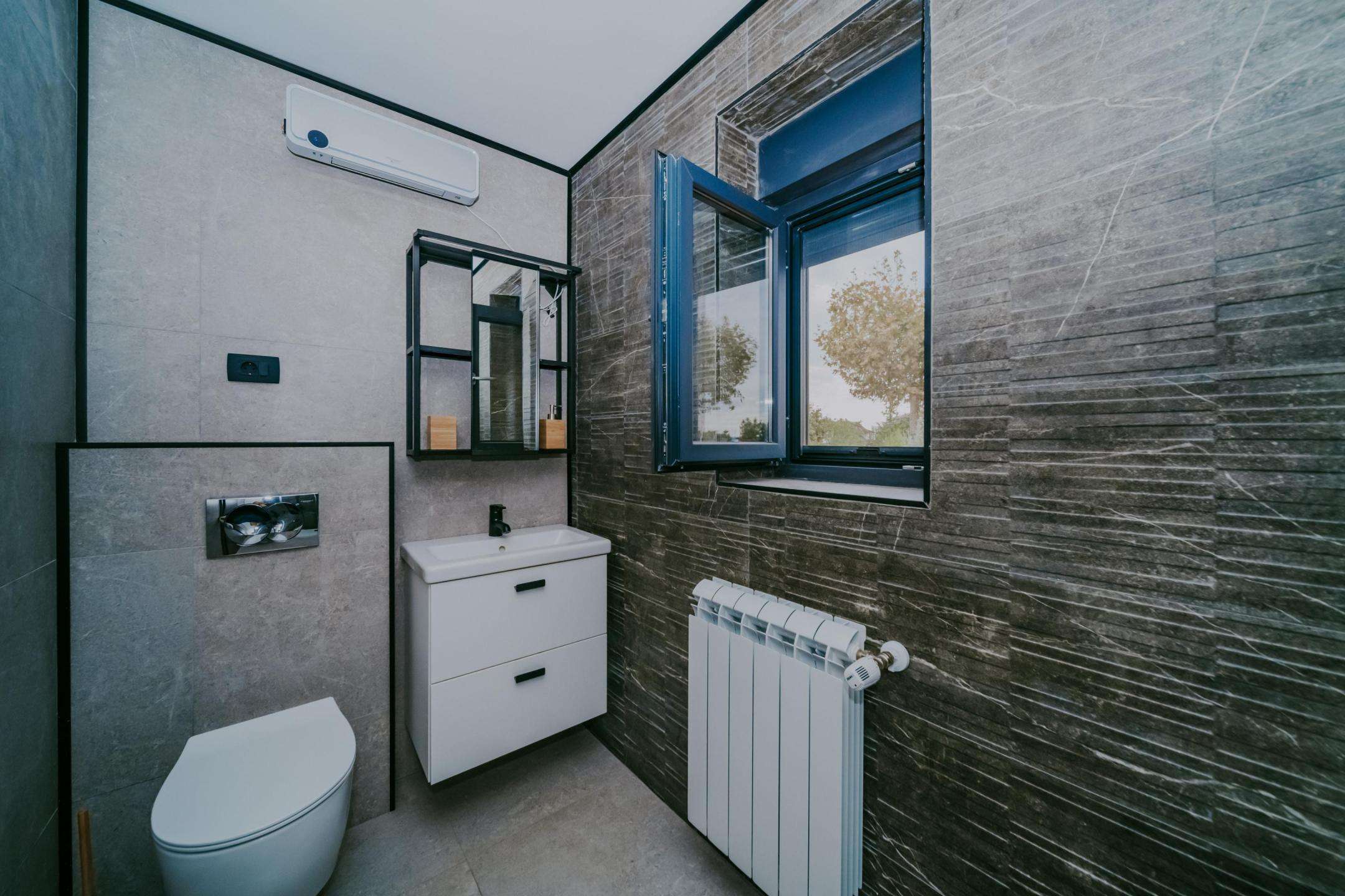 Umag | Samostojeća kuća sa apartmanima i restoranom