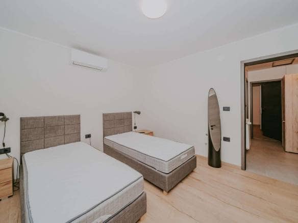 Umag | Ein Einfamilienhaus mit Wohnungen und einem Restaurant