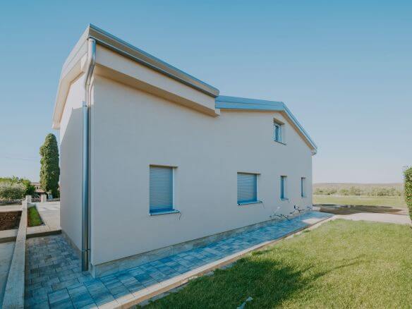 umag okolica novogradnja hiša v bližini mesta morja in meje