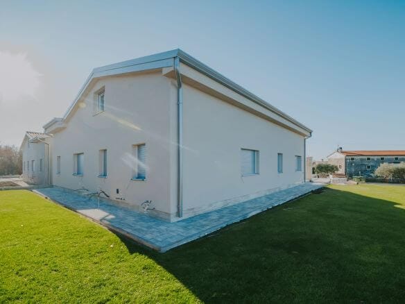 umag okolica novogradnja hiša v bližini mesta morja in meje