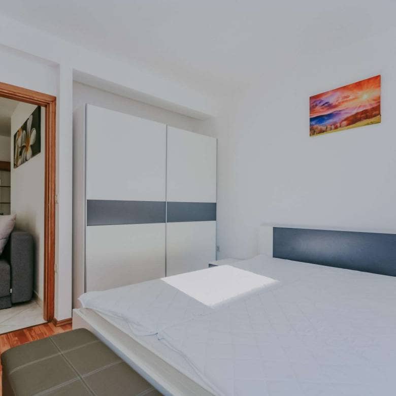 Ekskluzivna prodaja | Apartma v Zambratiji v prvem nadstropju s pogledom na morje