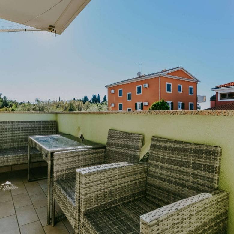 Ekskluzivna prodaja | Apartma v Zambratiji v prvem nadstropju s pogledom na morje