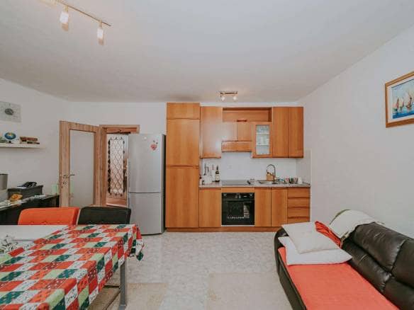Umag Umgebung | Wohnung im Erdgeschoss mit Hof