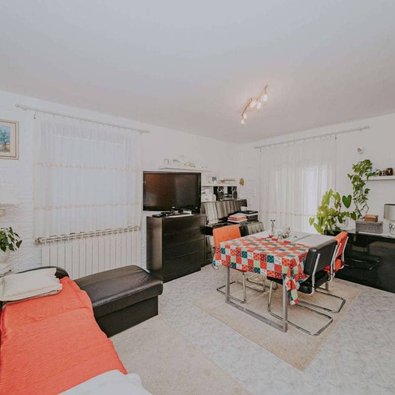 Umag Umgebung | Wohnung im Erdgeschoss mit Hof