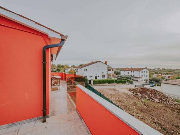 Umag okolica | Dizajnerski stan s pogledom na more!
