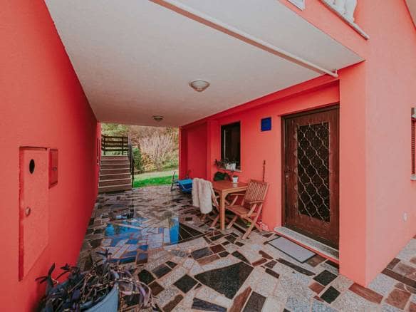 Umag okolica | Samostojeća kuća sa 4 apartmana i pogledom na more