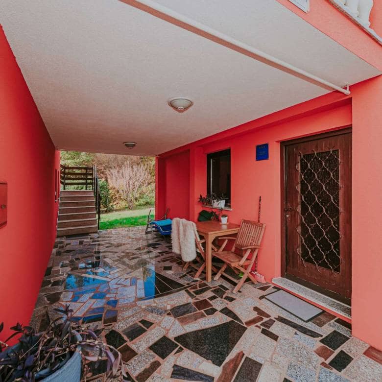 Umag okolica | Samostojeća kuća sa 4 apartmana i pogledom na more