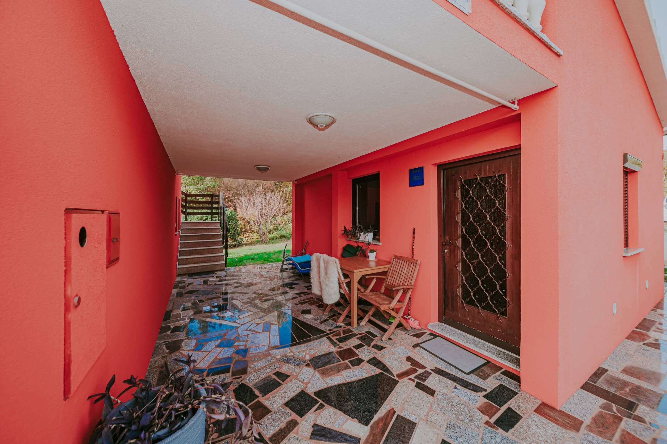 Umag okolica | Samostojeća kuća sa 4 apartmana i pogledom na more