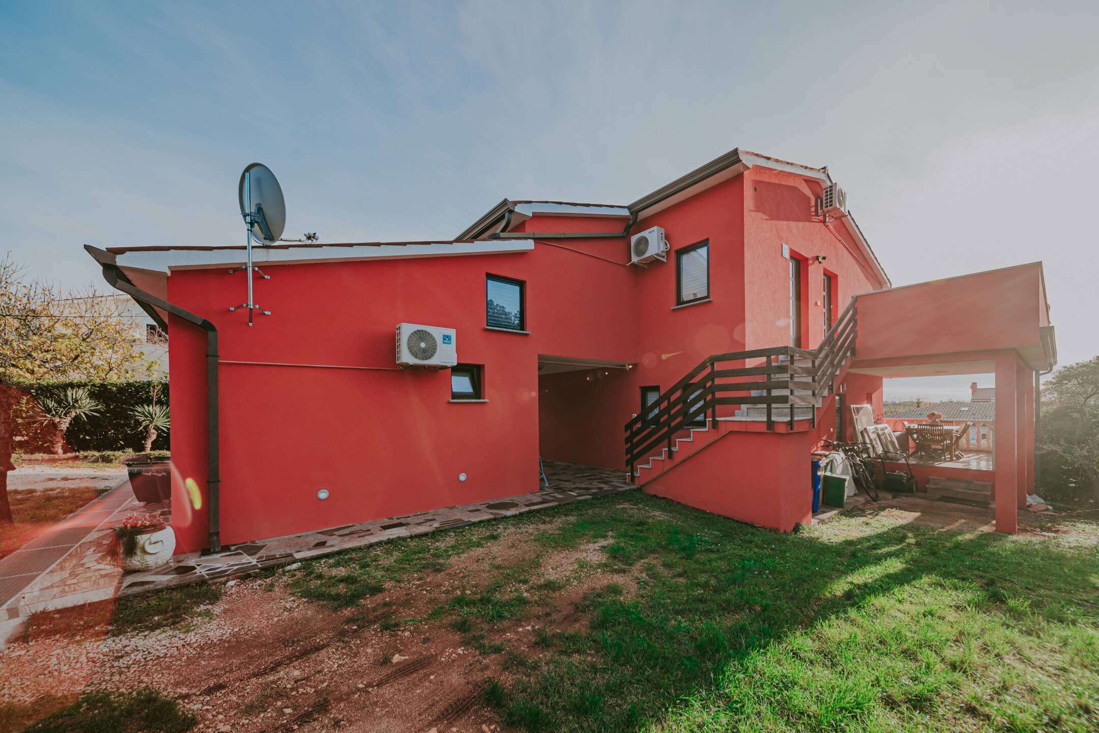 Umag okolica | Samostojeća kuća sa 4 apartmana i pogledom na more