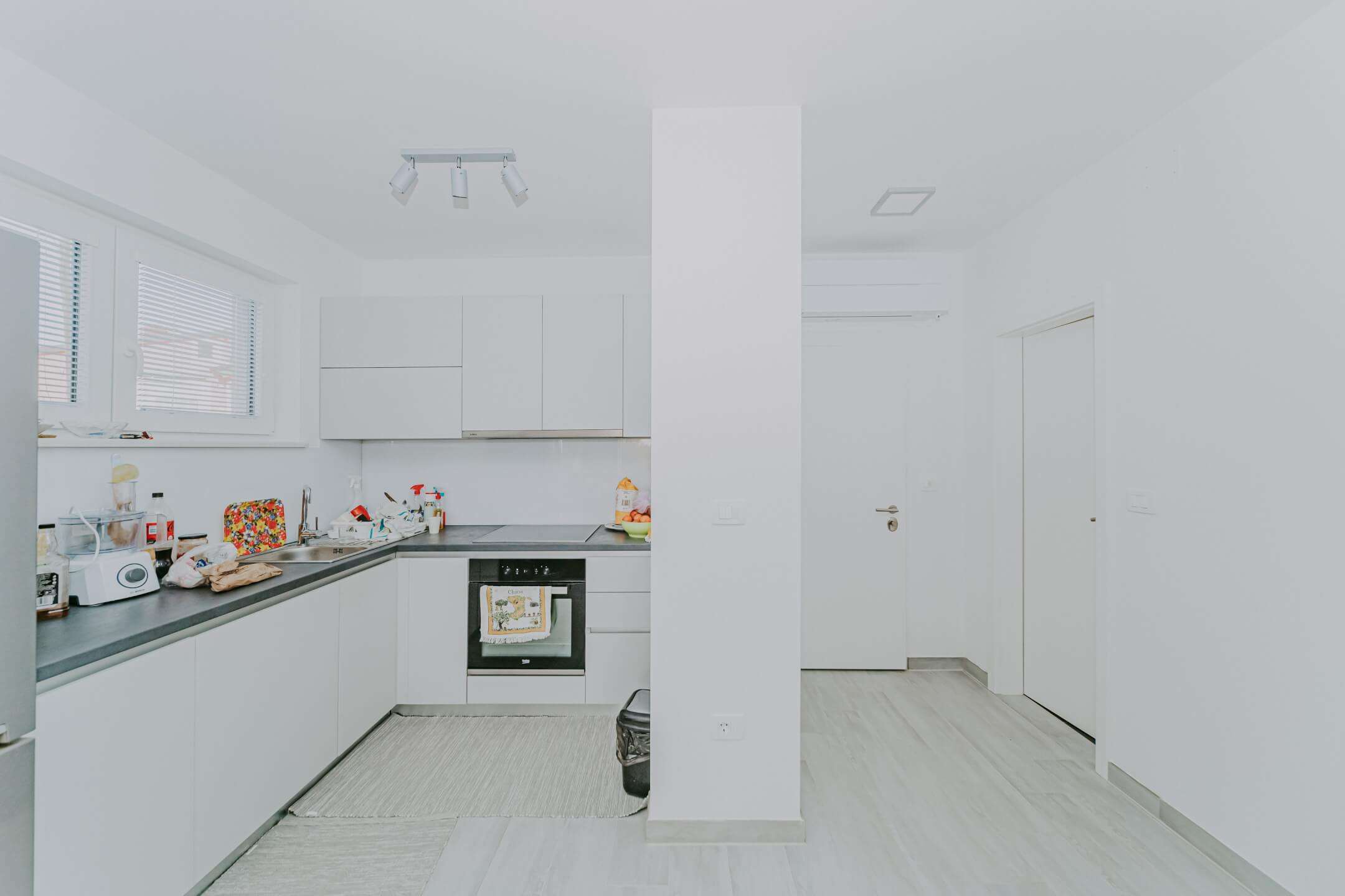 Kaštel okolica | Samostojeća moderna kuća minimalističkog koncepta