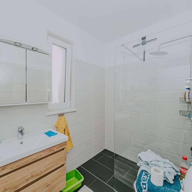 Kaštel okolica | Samostojeća moderna kuća minimalističkog koncepta