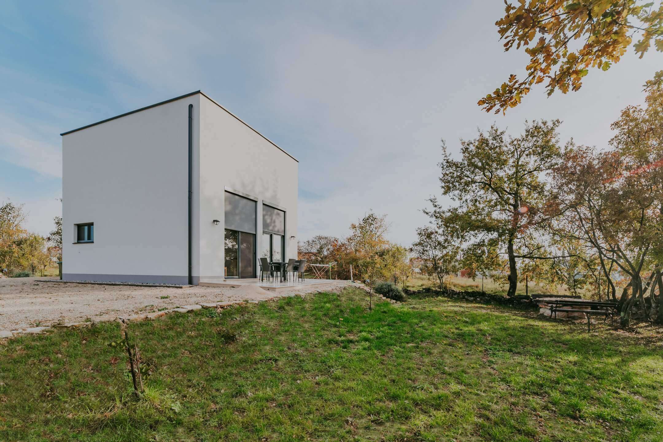 Каштель окрестности | Отдельный минималистский концептуальный современный дом Каштель окрестности | Отдельный минималистский концептуальный современный дом