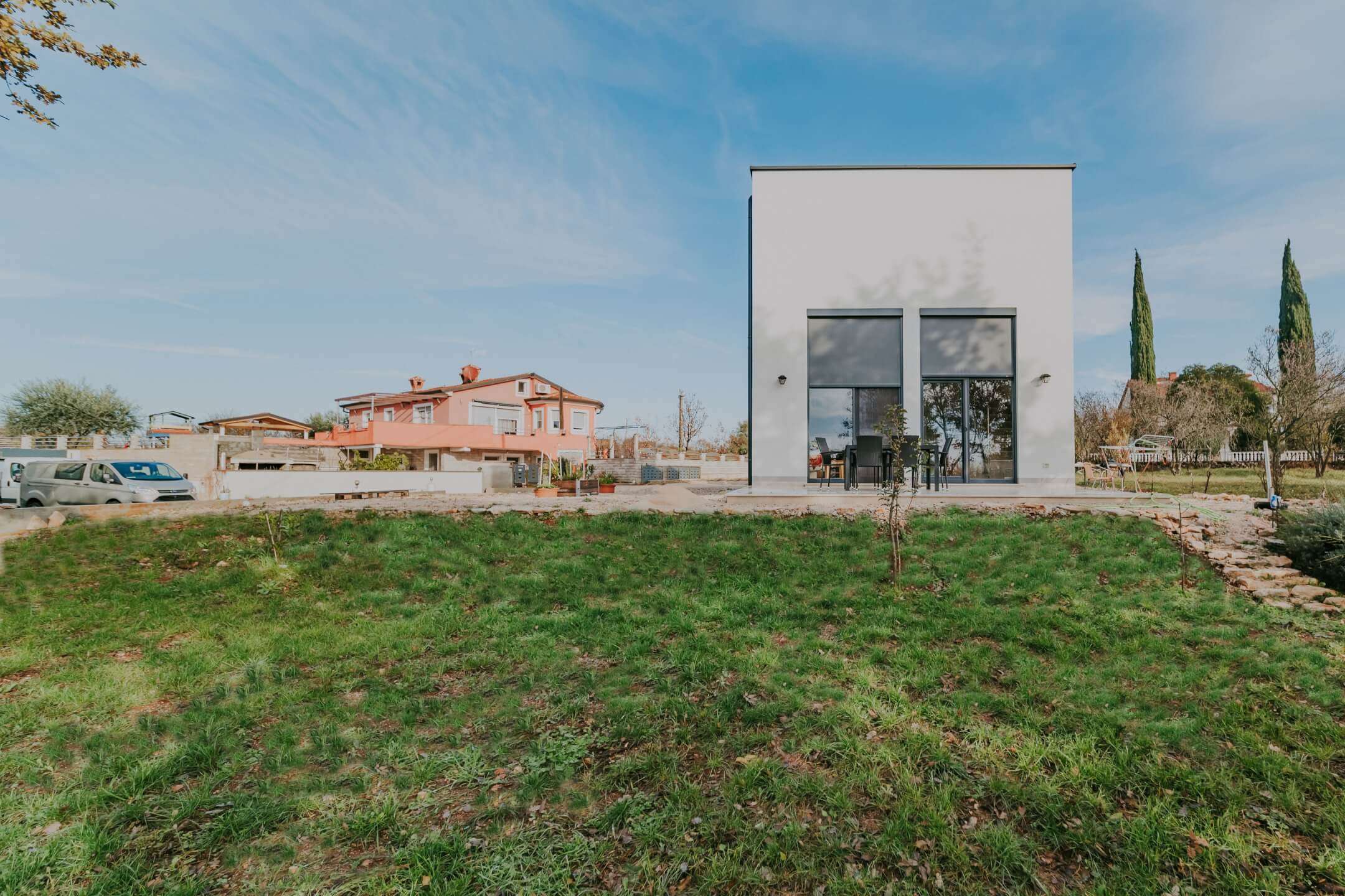 Kaštel okolica | Samostojeća moderna kuća minimalističkog koncepta