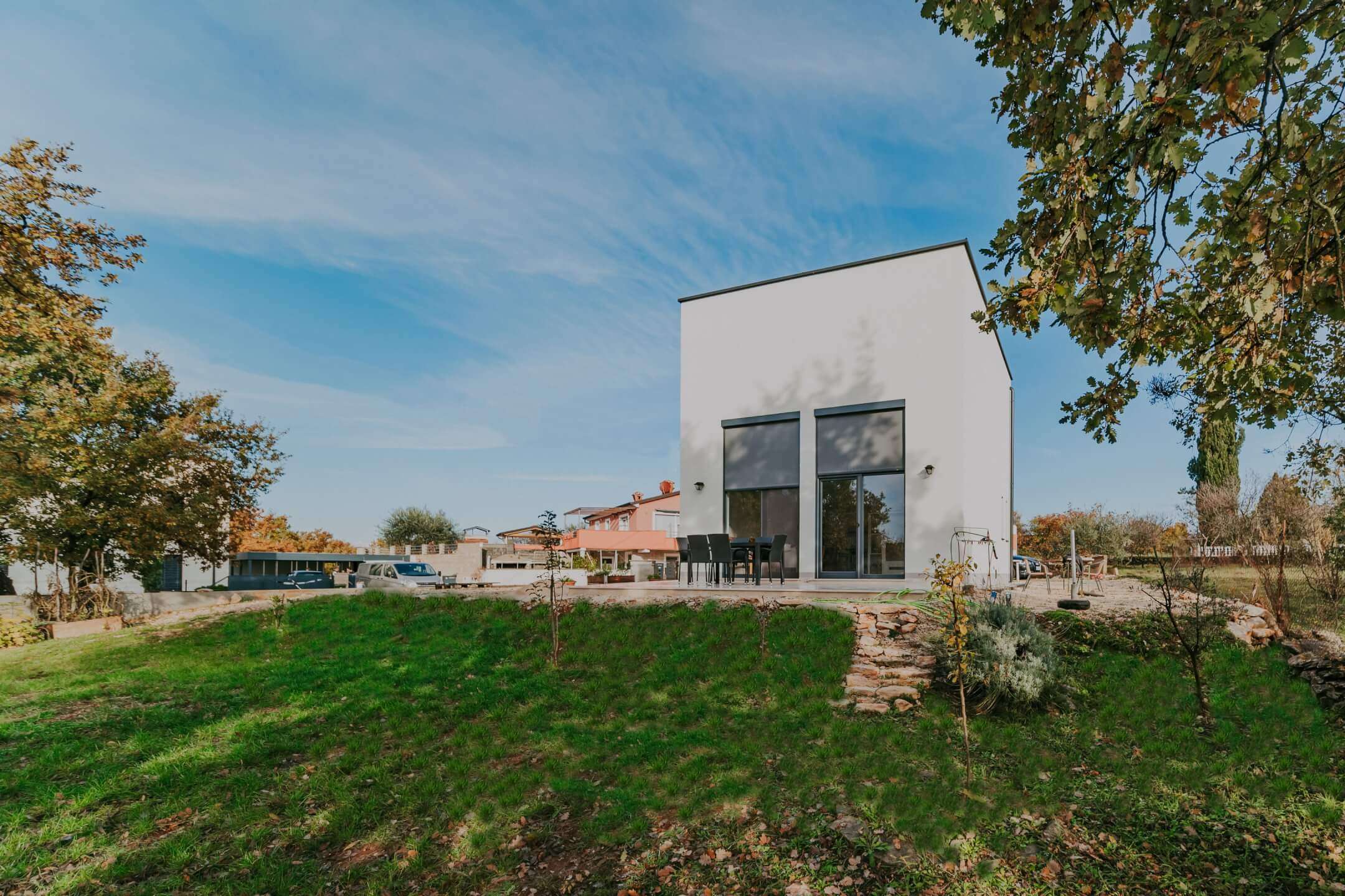 Kaštel okolica | Samostojeća moderna kuća minimalističkog koncepta