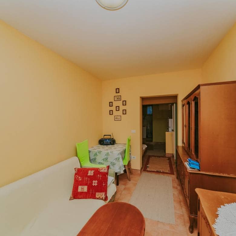 Umag surroundings | Spacious apartment house