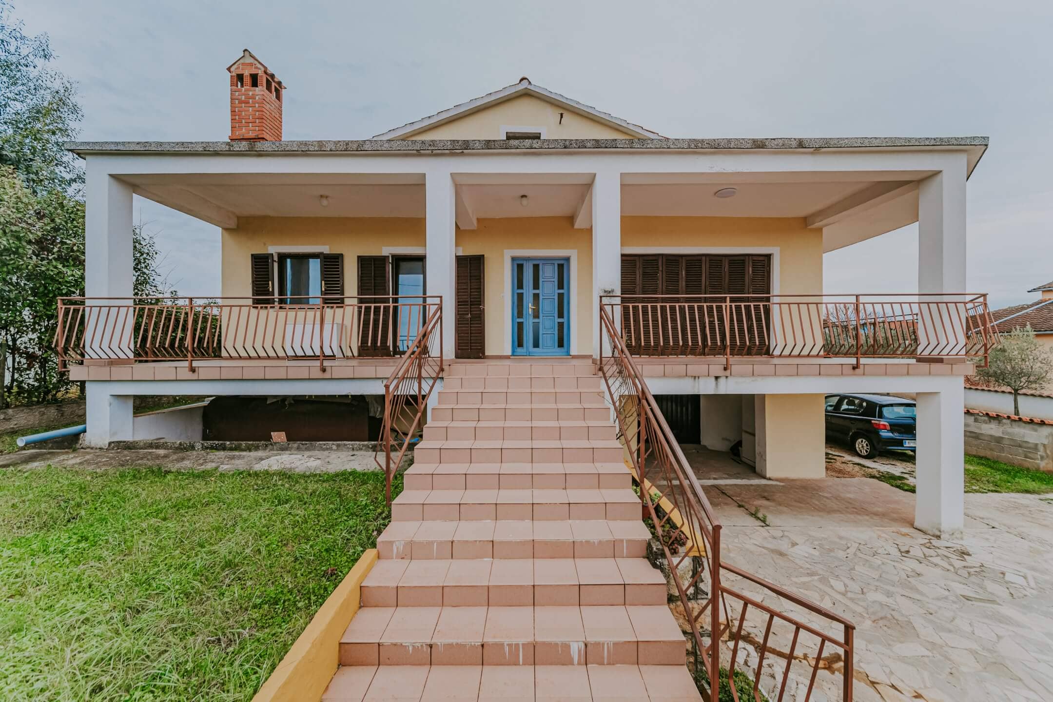 Umag surroundings | Spacious apartment house