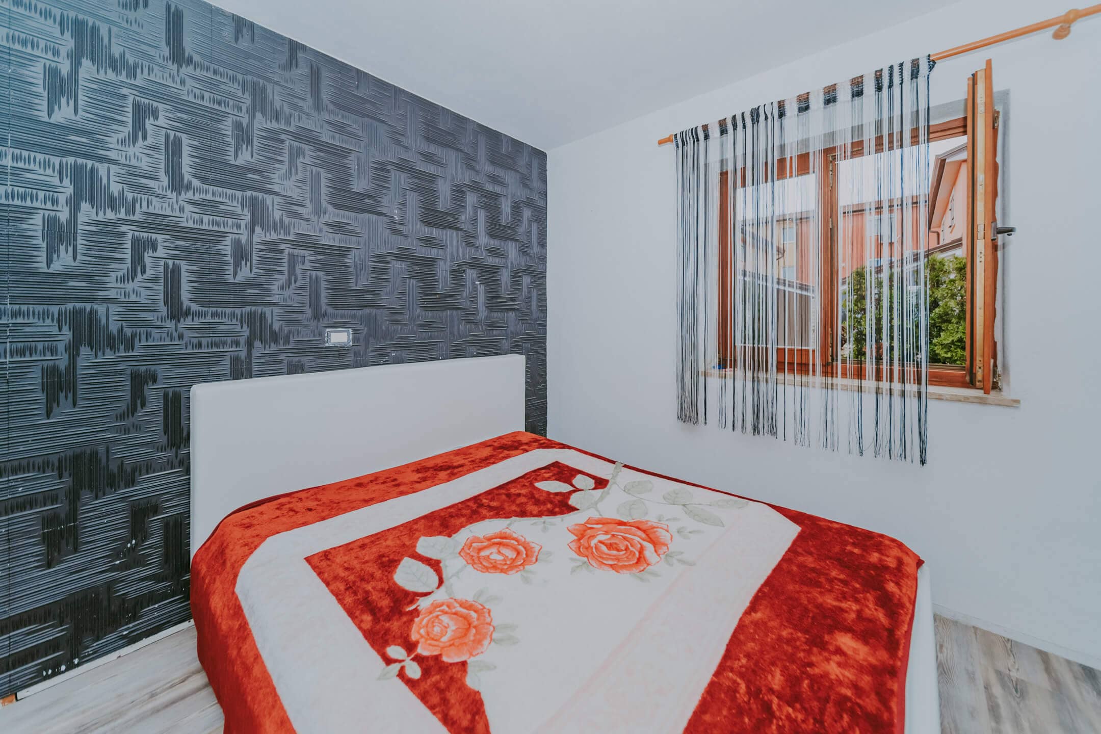 Karigador | Two ground floor apartments with basement and yard