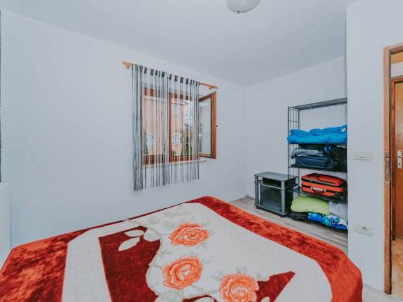 Karigador | Two ground floor apartments with basement and yard