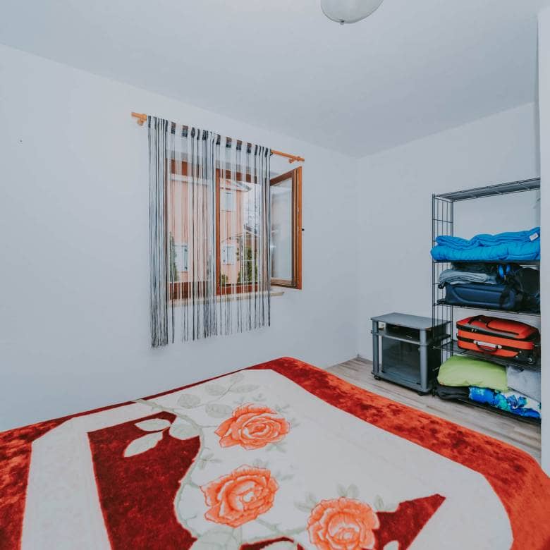 Karigador | Two ground floor apartments with basement and yard