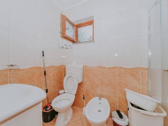 Karigador | Two ground floor apartments with basement and yard