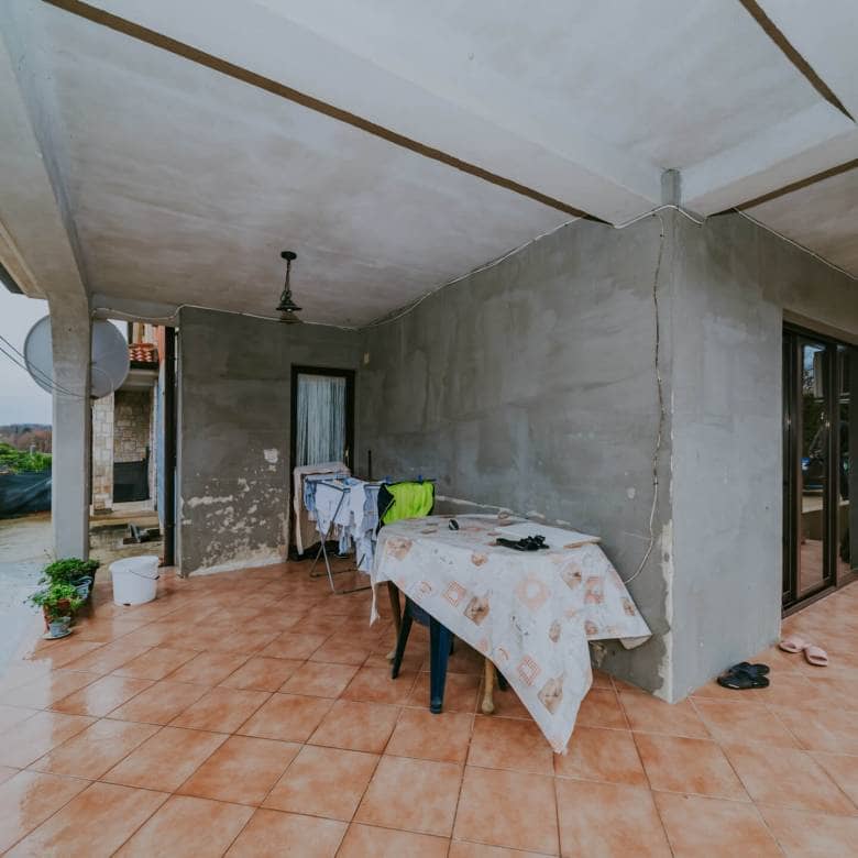 Karigador | Two ground floor apartments with basement and yard