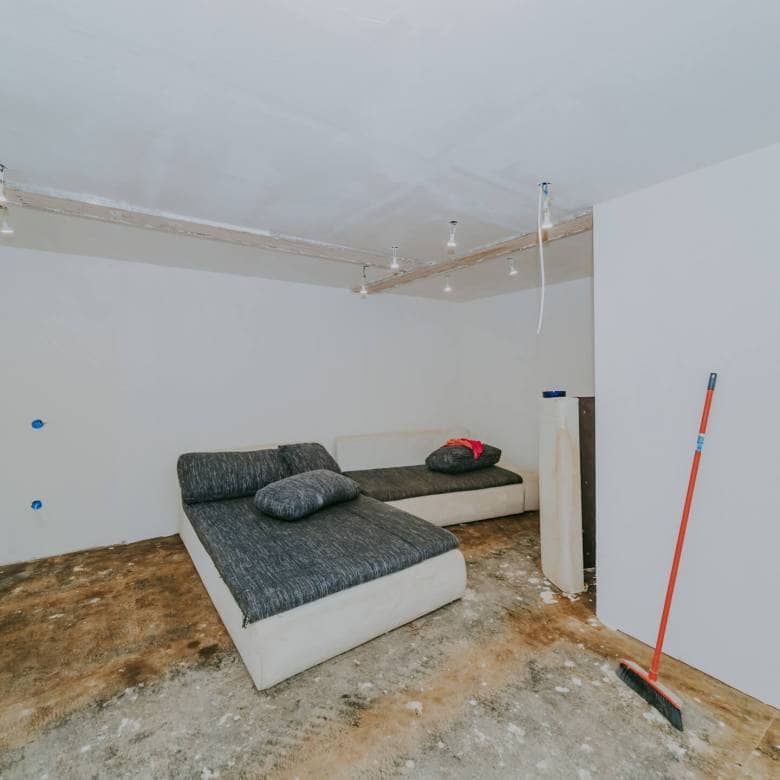 Karigador | Two ground floor apartments with basement and yard
