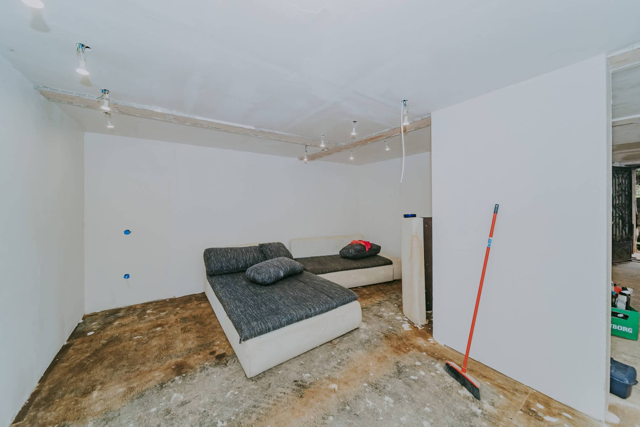Karigador | Two ground floor apartments with basement and yard
