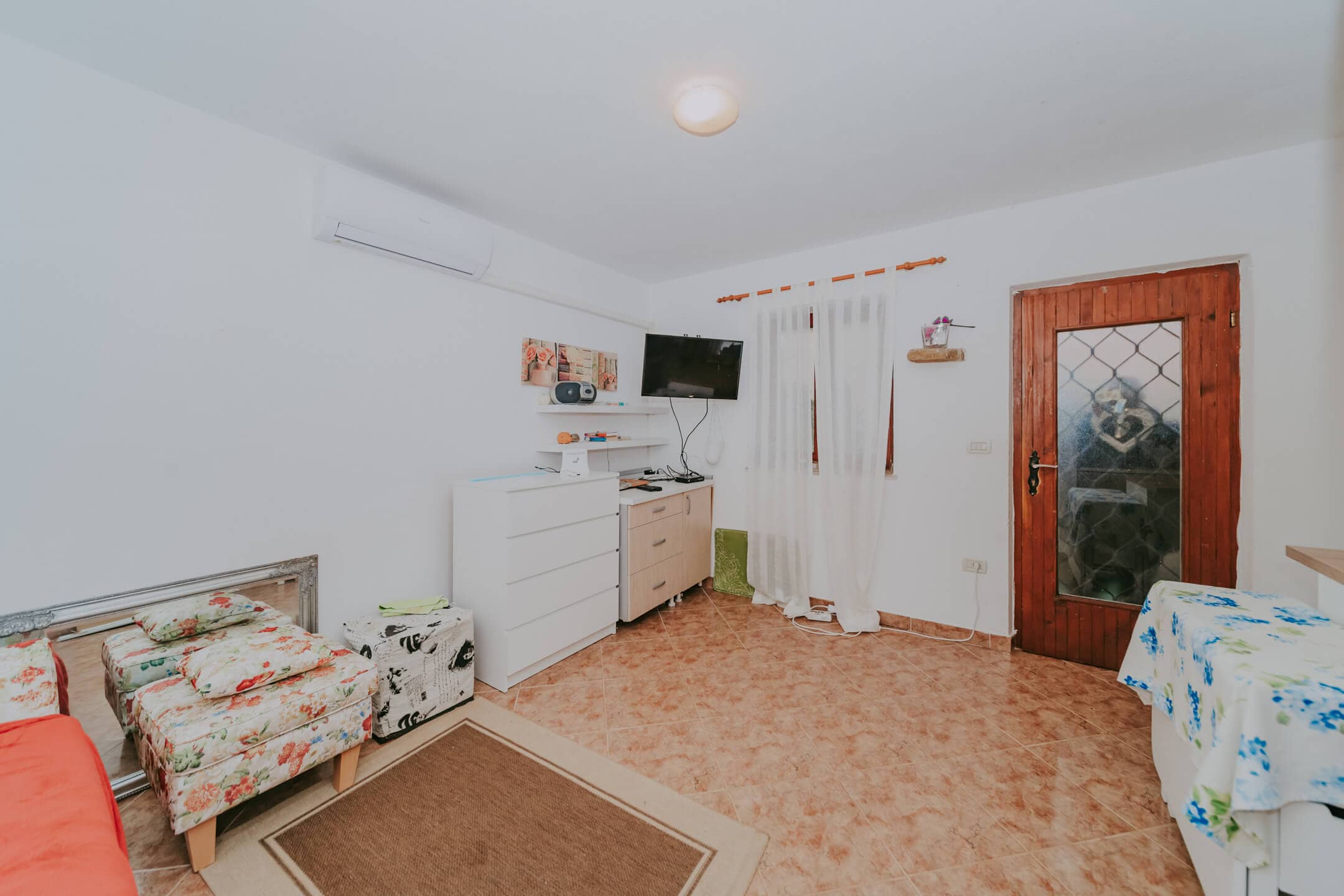 Karigador | Two ground floor apartments with basement and yard