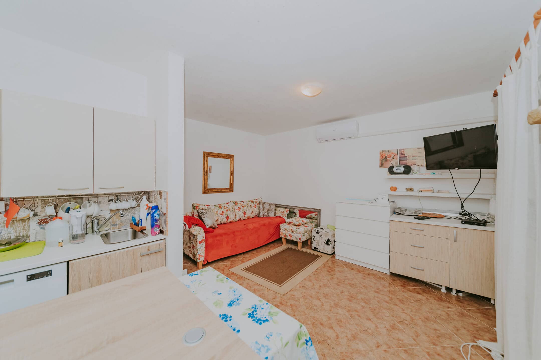 Karigador | Two ground floor apartments with basement and yard