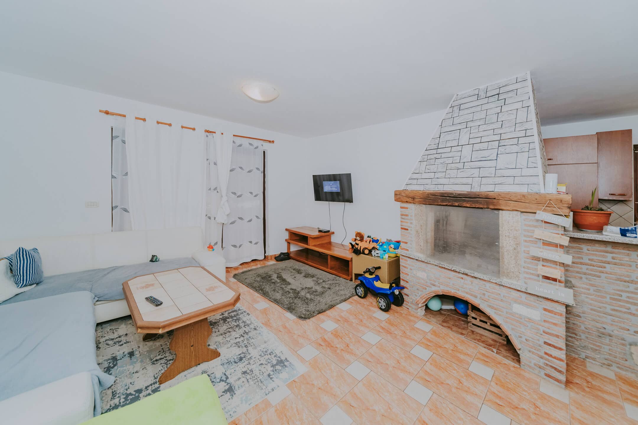 Karigador | Two ground floor apartments with basement and yard Karigador | Two ground floor apartments with basement and yard